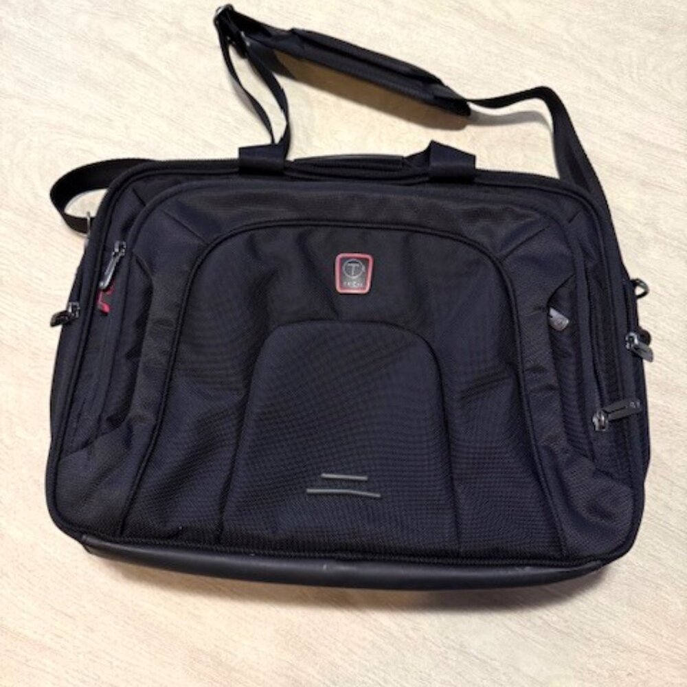 Tumi T-Tech laptop bag/briefcase.